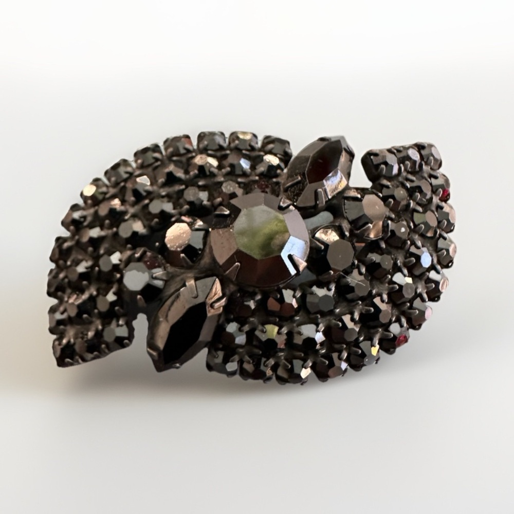 VTG Prong Set Black Rhinestone Brooch Jappaned S-Shape Mourning Style Unsigned